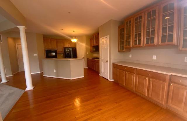 3089 SEDGEWICK DRIVE Gallery 3