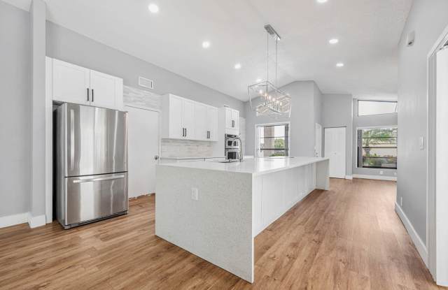 21356 SUMMERTRACE Circle Gallery 4