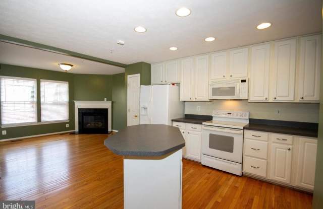 228 OLIVER HEIGHTS ROAD Gallery 3