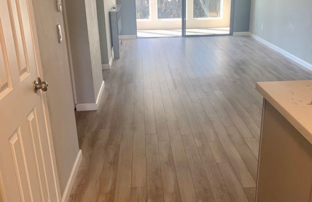 Remodeled, Upstairs 2BD / 1BA Condo Less Than 1/2 Mile From the Beach photos photos