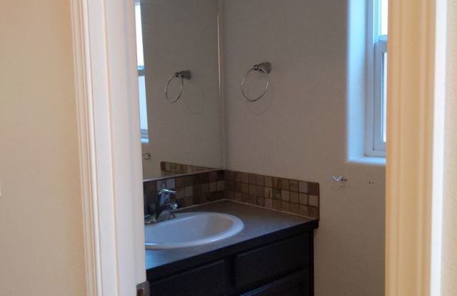 Lovely Home in the Bethel-Danebo Area Gallery 4
