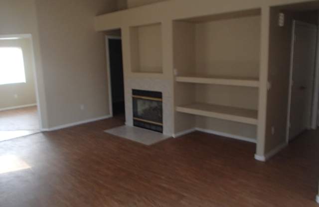 9318 W BERYL Avenue Gallery 3