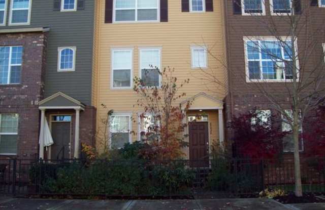 6030 NE Maidstone Street ~ Luxurious & Spacious Townhome Gallery 1