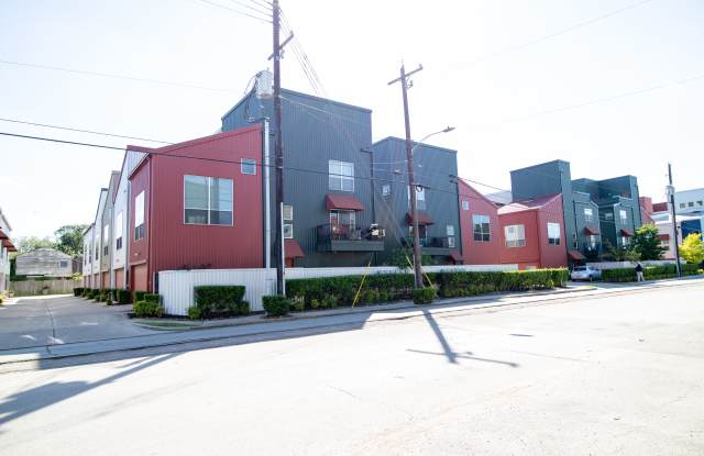 3040 Commerce St - 3040 Commerce Street, Houston, TX 77003