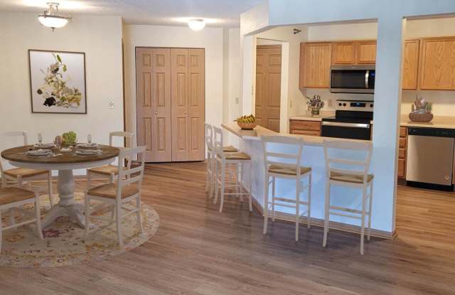 Lakewood Place Apartments Gallery 2