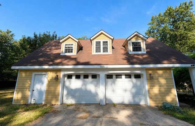 Studio Living in Jonesboro photos photos