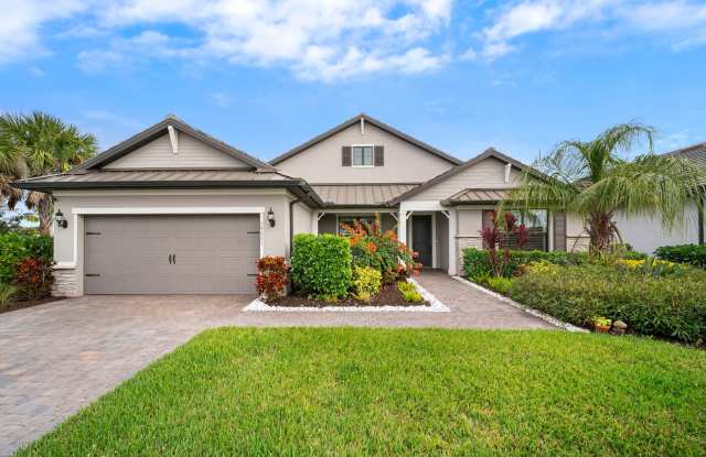 Luxury Pool home 3 bedroom 2 1/2 bathroom with lake view in Estero photos photos Luxury Pool home 3 bedroom 2 1/2 bathroom with lake view in Estero photos photos