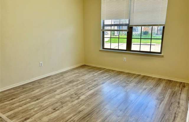 701 Bastrop Drive Gallery 4