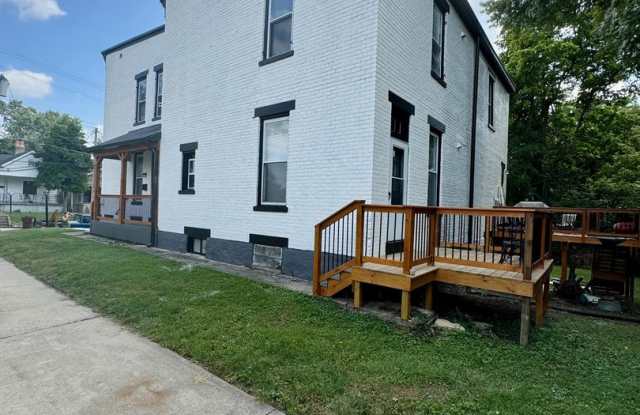 Huge 1 Bedroom renovated apartment- Available NOW! Gallery 2