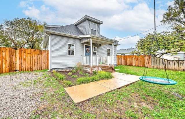 983  N Main  ST - 983 North Main Street, Bentonville, AR 72712