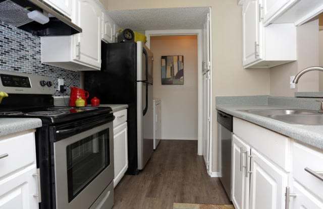 14100 Montfort Dr Unit E21 - 14100 Montfort Drive, Dallas, TX 75254