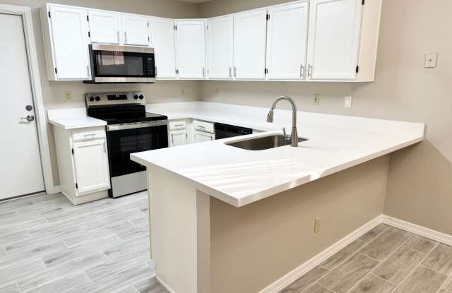 Remodeled 3 Bedroom/2 Bath Single Level Home In Ahwatukee! A Must See! photos photos
