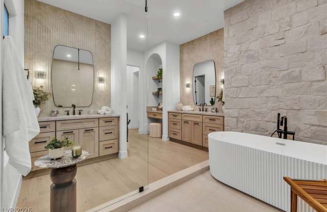 11468 Snow Creek Avenue Gallery 2