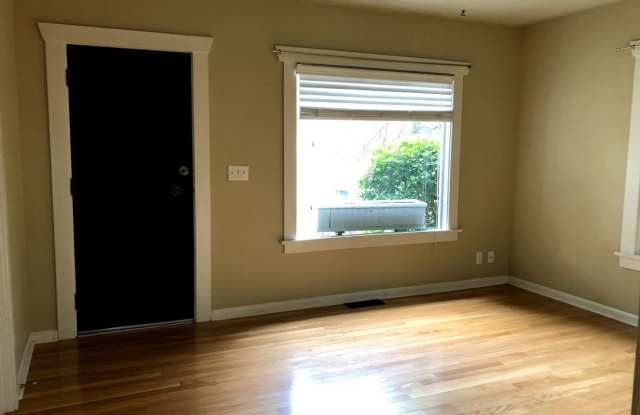 8237 20th Ave NE Gallery 2