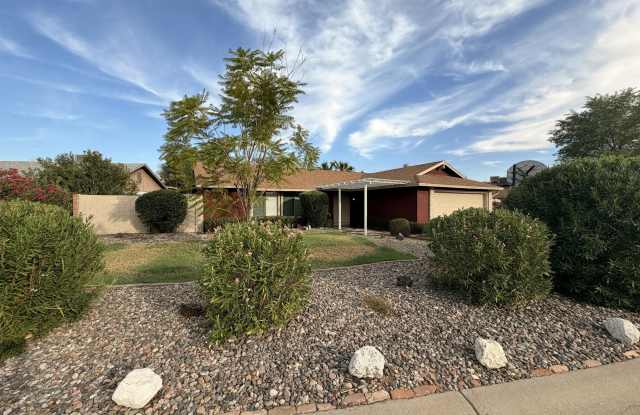 16015 N 47TH Drive Gallery 1