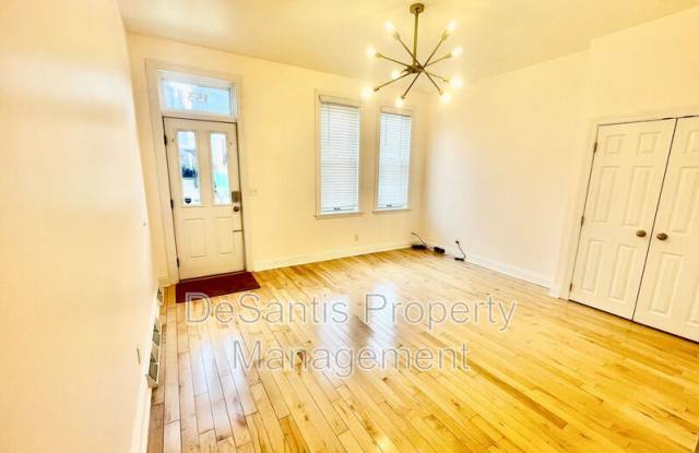 153 43rd 1/2 Street Gallery 3