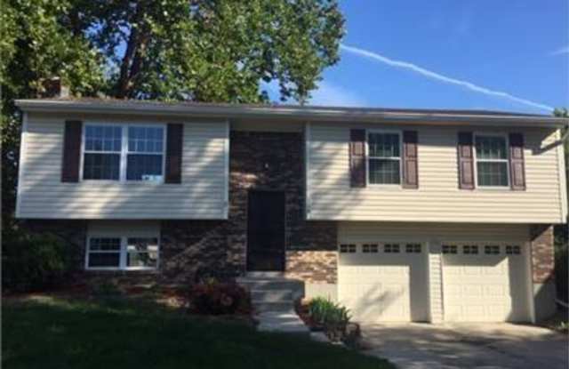 208 Crestview Court - 208 Crestview Court, Fishers, IN 46038
