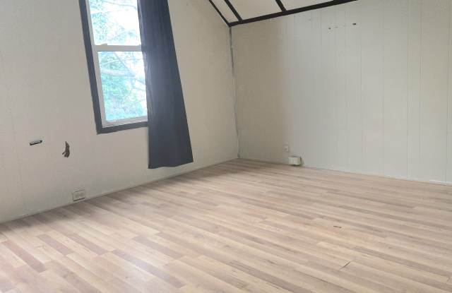 111 Redlyn St Gallery 3