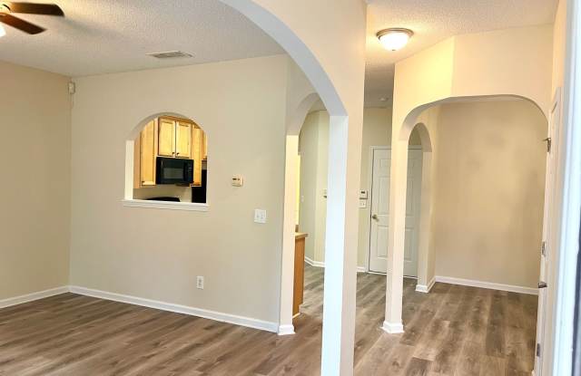 Welcome to this stunning two-story home located in the vibrant community of Newnan, GA. Gallery 4