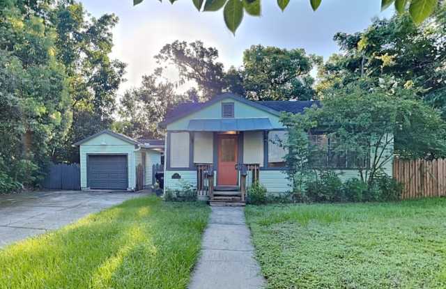 533 Lake Como Cir - 533 Lake Como Circle, Orlando, FL 32803