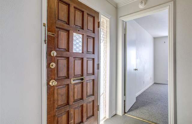 7605 Meadow Oaks Drive Gallery 4