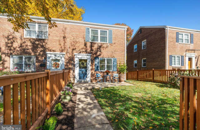110 E ROSEMONT Avenue - 110 East Rosemont Avenue, Alexandria, VA 22301
