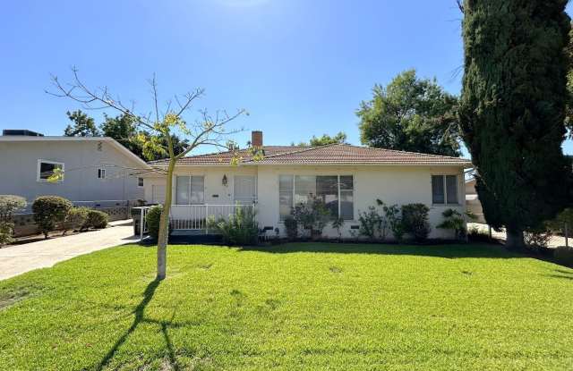Charming Single-Story 3-Bedroom Home in South Redlands! photos photos
