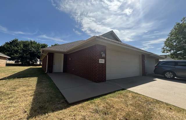 3701 W Bristol Ave photos photos