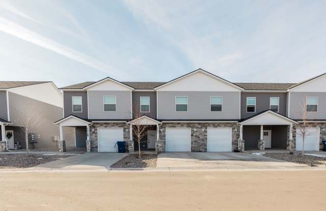 Darling 3 Bed 2.5 Bath Townhome located in Sugar City photos photos