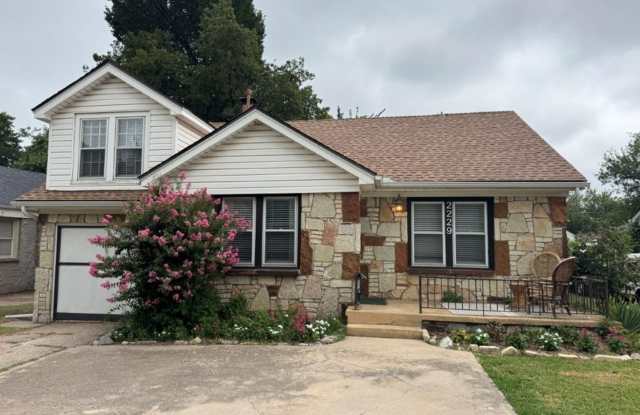 Cutest 3 bed with historic charm, so close to paseo and plaza districts! updates thoroughout and ready for move in! photos photos