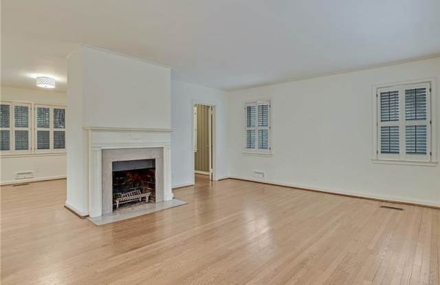 481 Collier Road NW Gallery 4