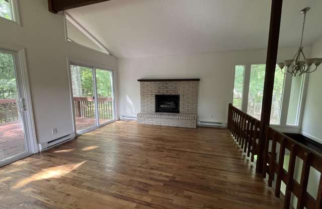 160 Ridge Drive - 160 Ridge Drive, Gold Key Lake, PA 18337