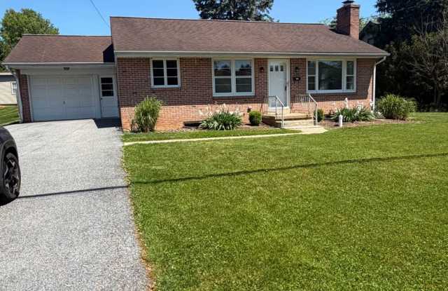 Beautiful Home with a One Car Garage photos photos Beautiful Home with a One Car Garage photos photos