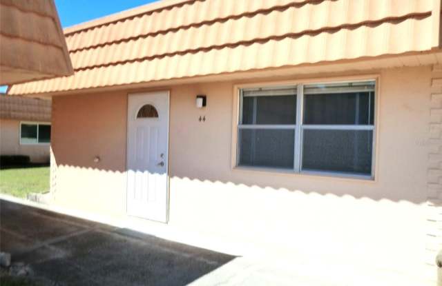 1801 BEDFORD LANE - 1801 Bedford Lane, Sun City Center, FL 33573