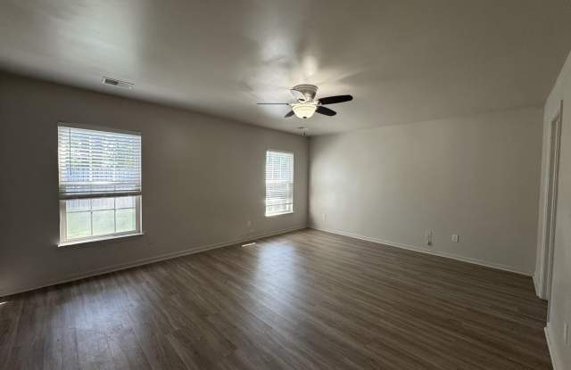 218 Wildberry Lane Gallery 4
