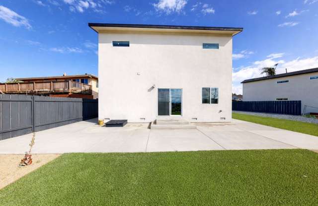 4 BD 2 BR Unit, Tipton St photos photos