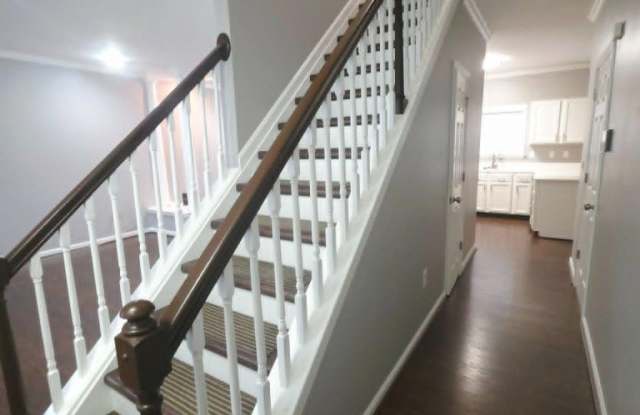 3218 GUILFORD Drive Gallery 4