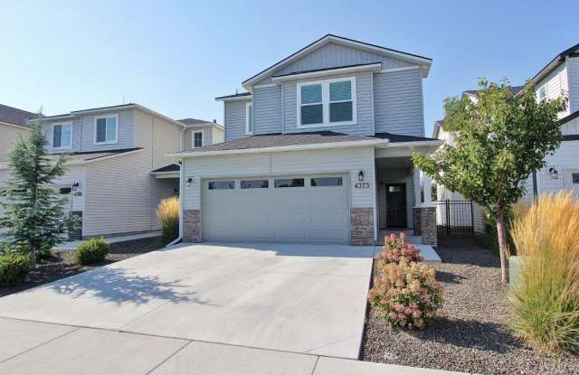 Immaculate Home in The Greens at Movado - 4373 East Sportivo Drive, Ada County, ID 83642