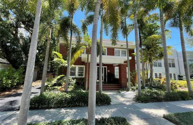 2000 W DEKLE AVENUE - 2000 West Dekle Avenue, Tampa, FL 33606