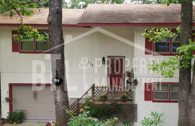3 Bedroom Home Just Off 76 Country Blvd photos photos