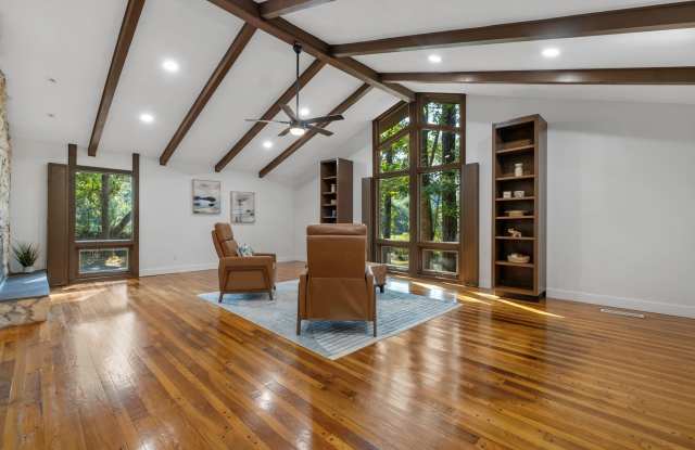 7916 Skipper Lane Gallery 4