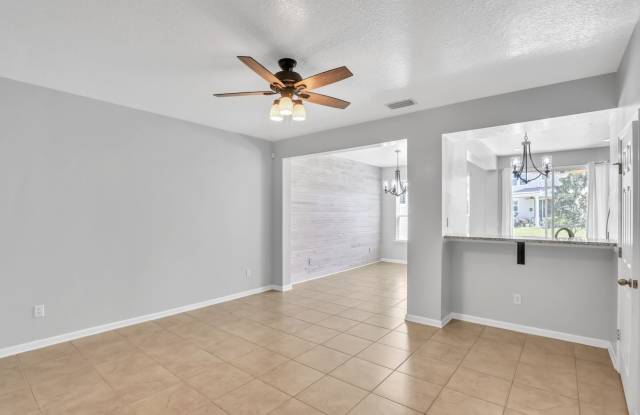Upgraded 3 bedroom, 2 bathroom townhome in St Johns County! Gallery 2