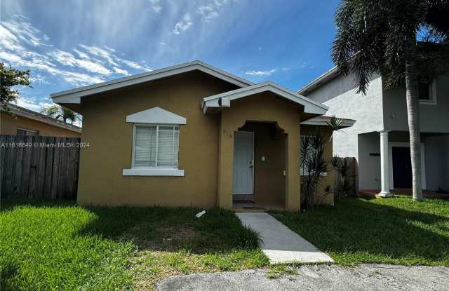 910 SW 8th Pl - 910 Southwest 8th Place, Florida City, FL 33034