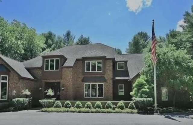 9 Oak Brook Boulevard Gallery 2