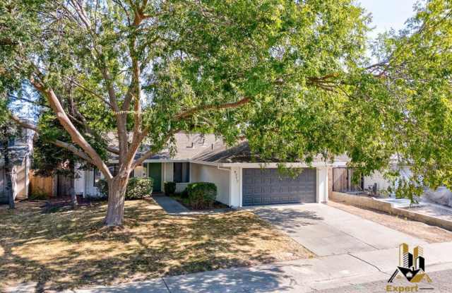 4717 Boylston Ct photos photos