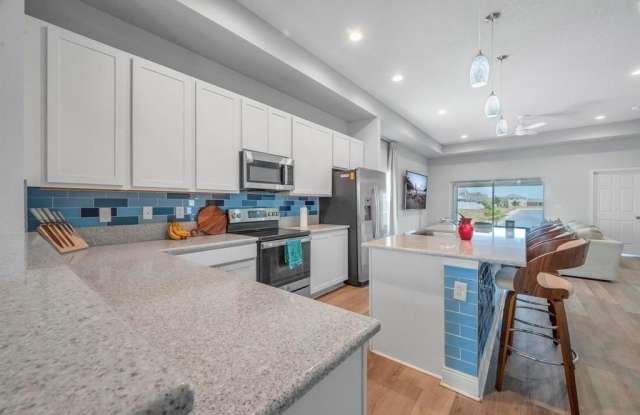408 SEAFOAM Circle Gallery 3