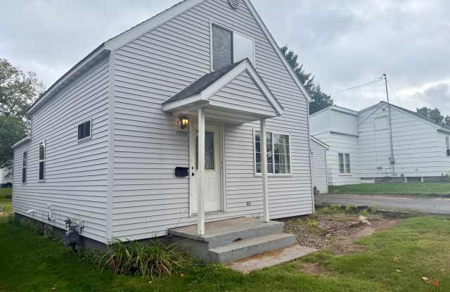 3 Bed 1 Bath Single Family Home in Wausau photos photos