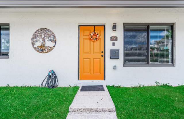 2015 Wilkins Avenue photos photos