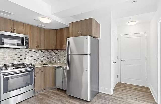 Beautiful Clean 1 Bedroom Condo in Astoria - 28-20 Astoria Boulevard, Queens, NY 11102