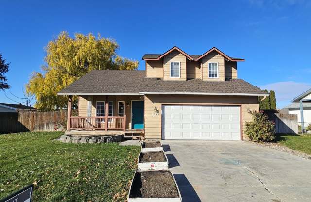 Three Bedroom Home in Desirable Neighborhood! - 1426 South James Avenue, Moses Lake, WA 98837